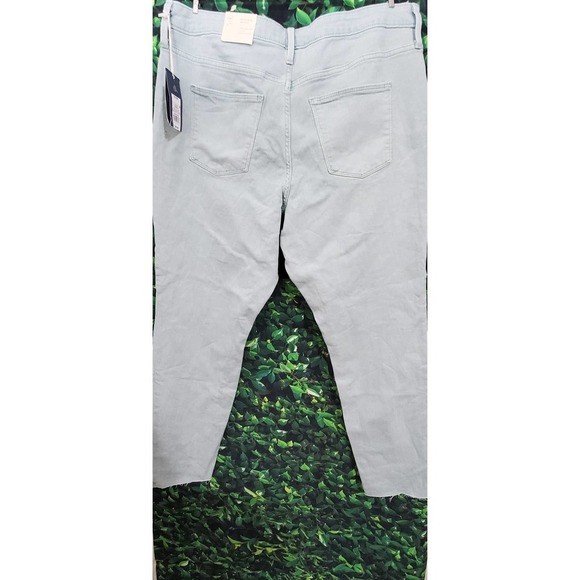 NWT High Rise Skinny Pants - Mint Green  Size 16/ 33R - Picture 2 of 9